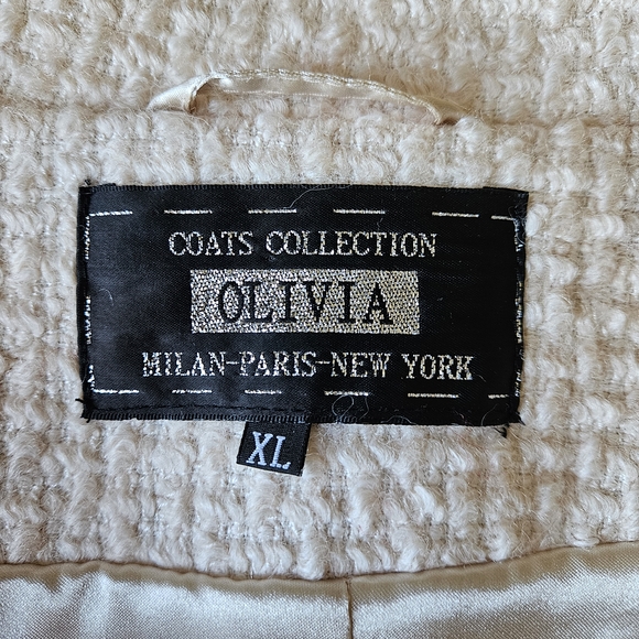 NWOT Elegant Cream Cape with Faux Fur Trim 🐆✨️ - Picture 4 of 9